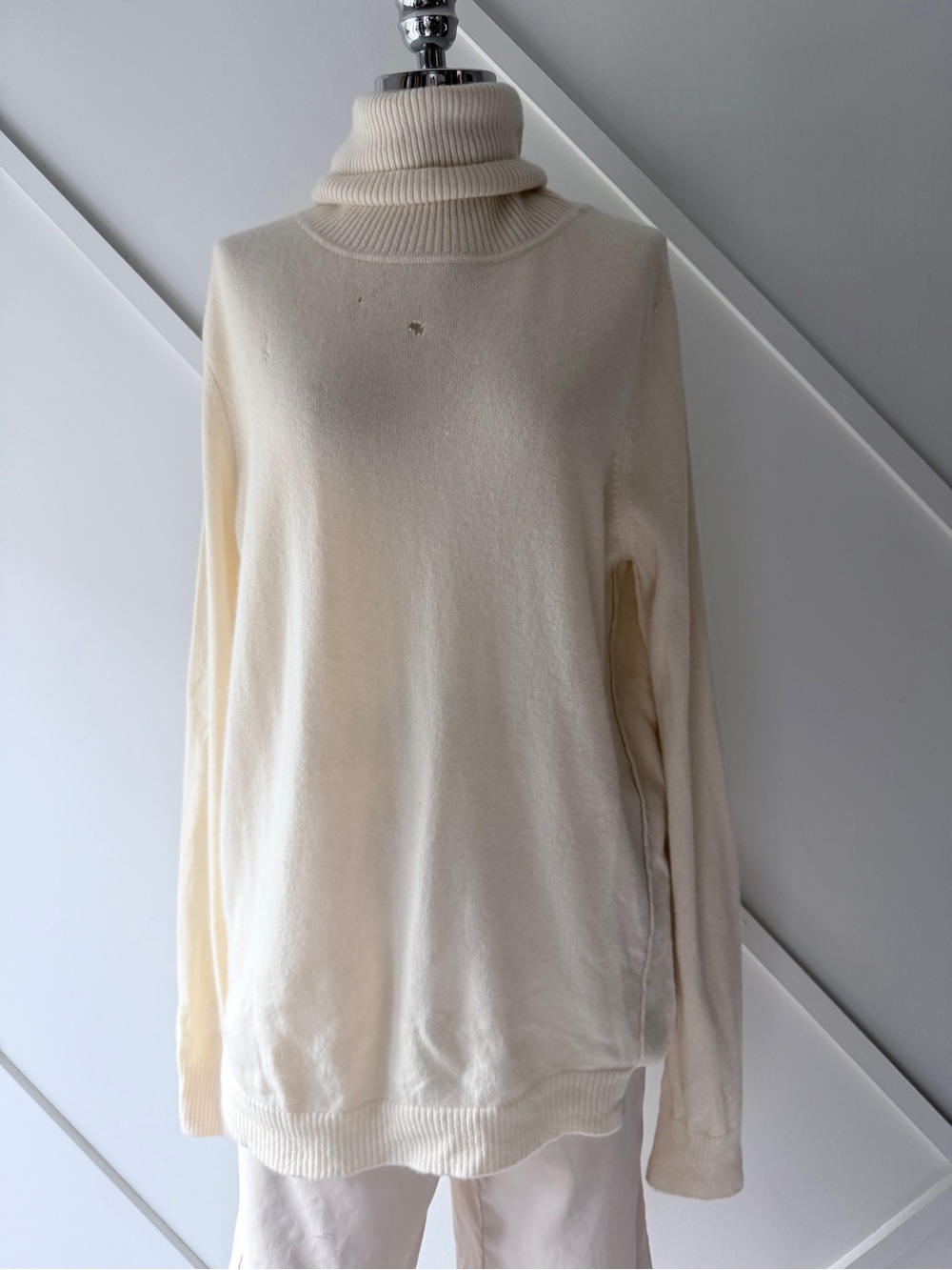 Black Goat Cashmere Turtleneck Sweater Ivory Cream Size L | AS IS Multiple Holes